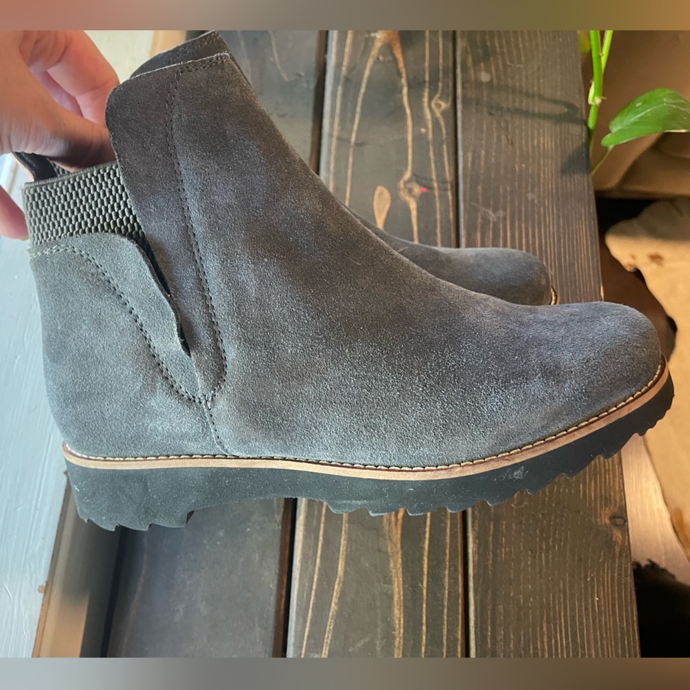 Blondo Waterproof Charcoal Suede Chelsea Boots